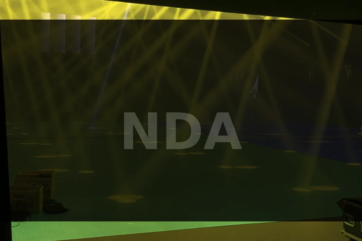 Dramatic beam lighting at large-scale production